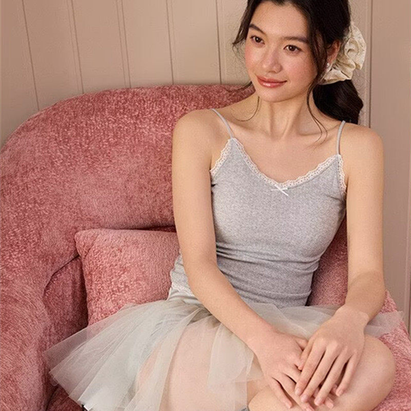 春夏透气吸汗棉质小吊带一体杯甜美蕾丝边领口细肩带背心打底内搭