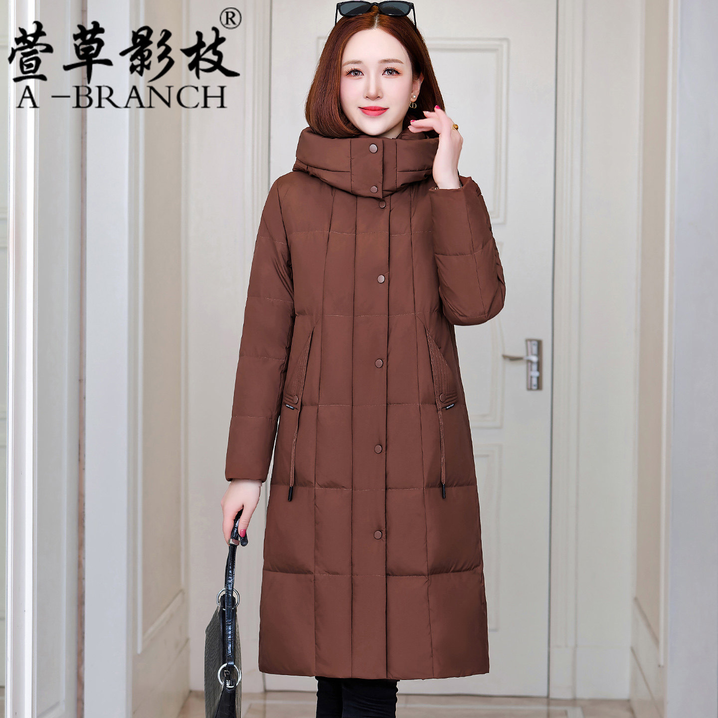 妈妈冬装羽绒服女士加厚2026年中老年气质休闲保暖白鸭绒时尚外套