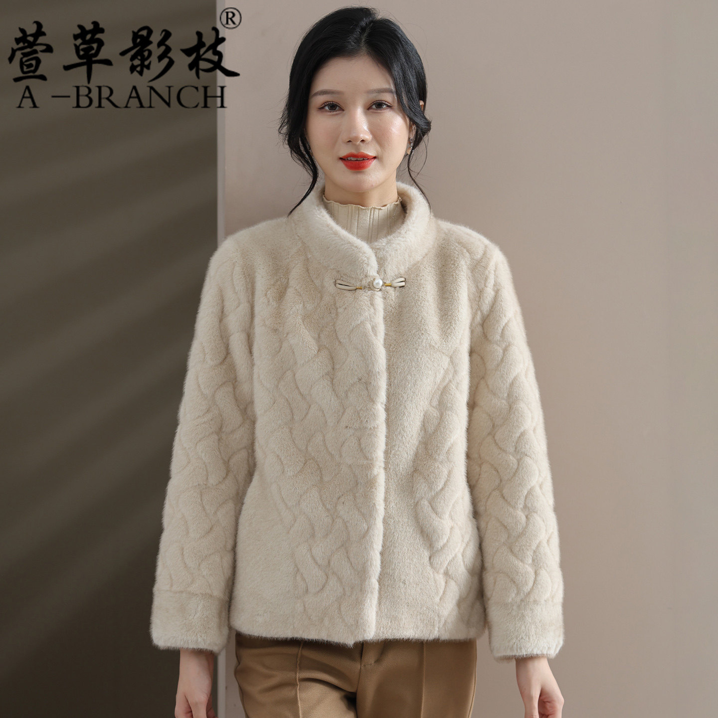 小个子妈妈冬装仿水貂绒大衣中老年女洋气短款阔太太毛呢皮草外套