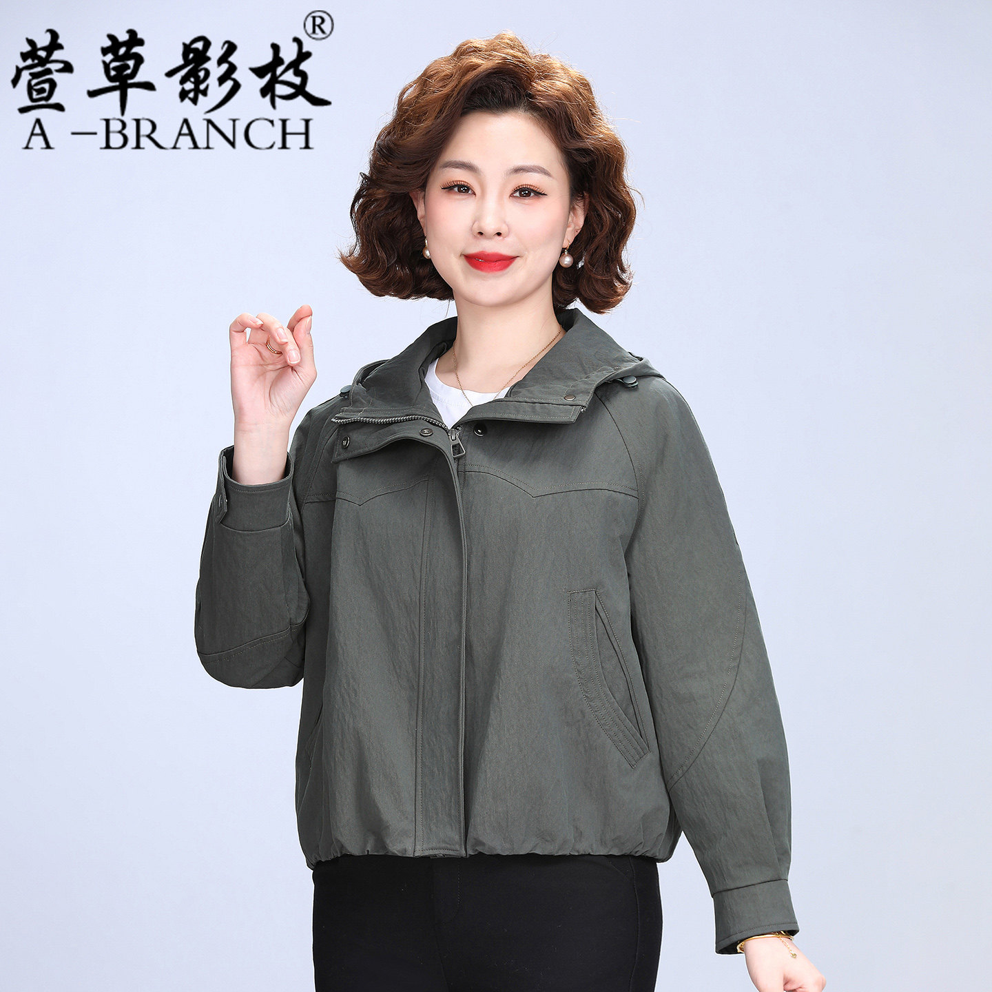 小个子妈妈洋气短款夹克外套2026春秋季中年女装棉质风衣休闲上衣