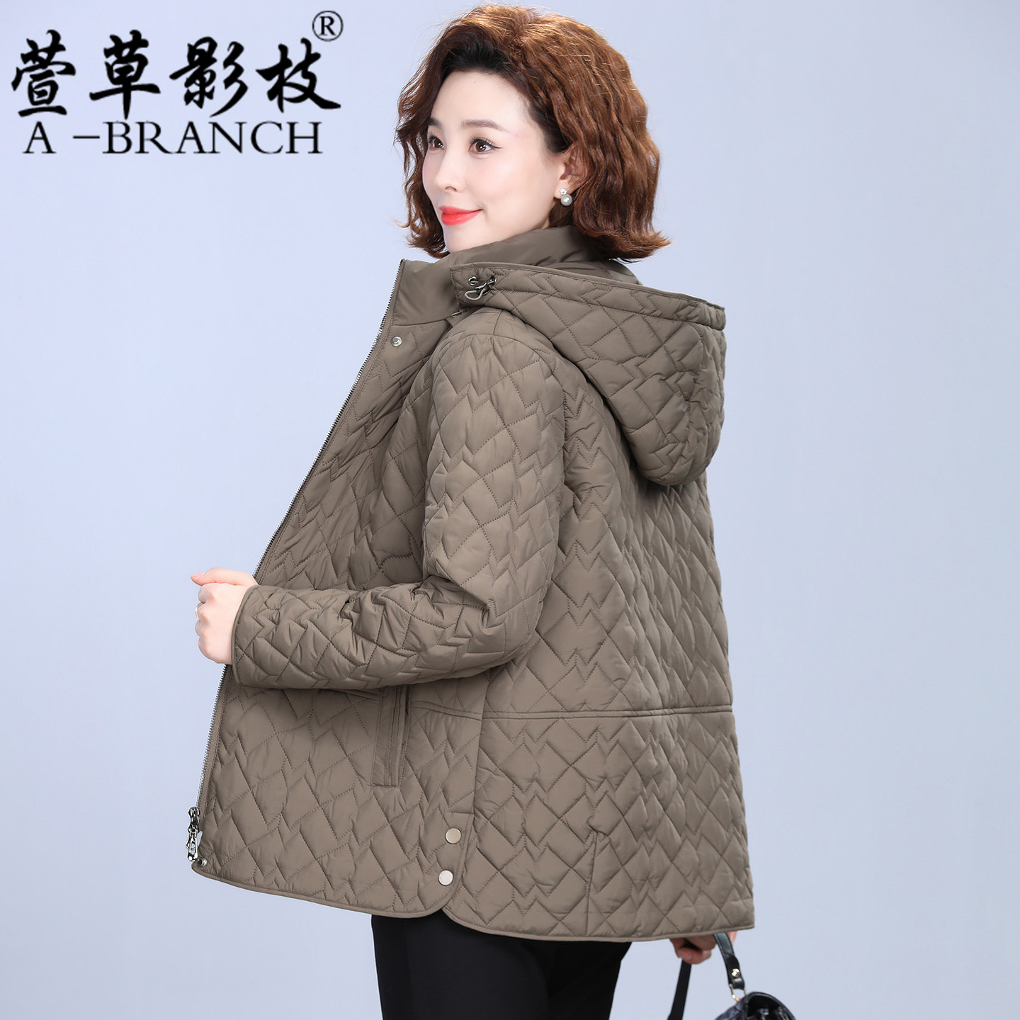 妈妈轻便小棉袄冬装外套2025新款时尚洋气衣服中老年人女奶奶棉衣