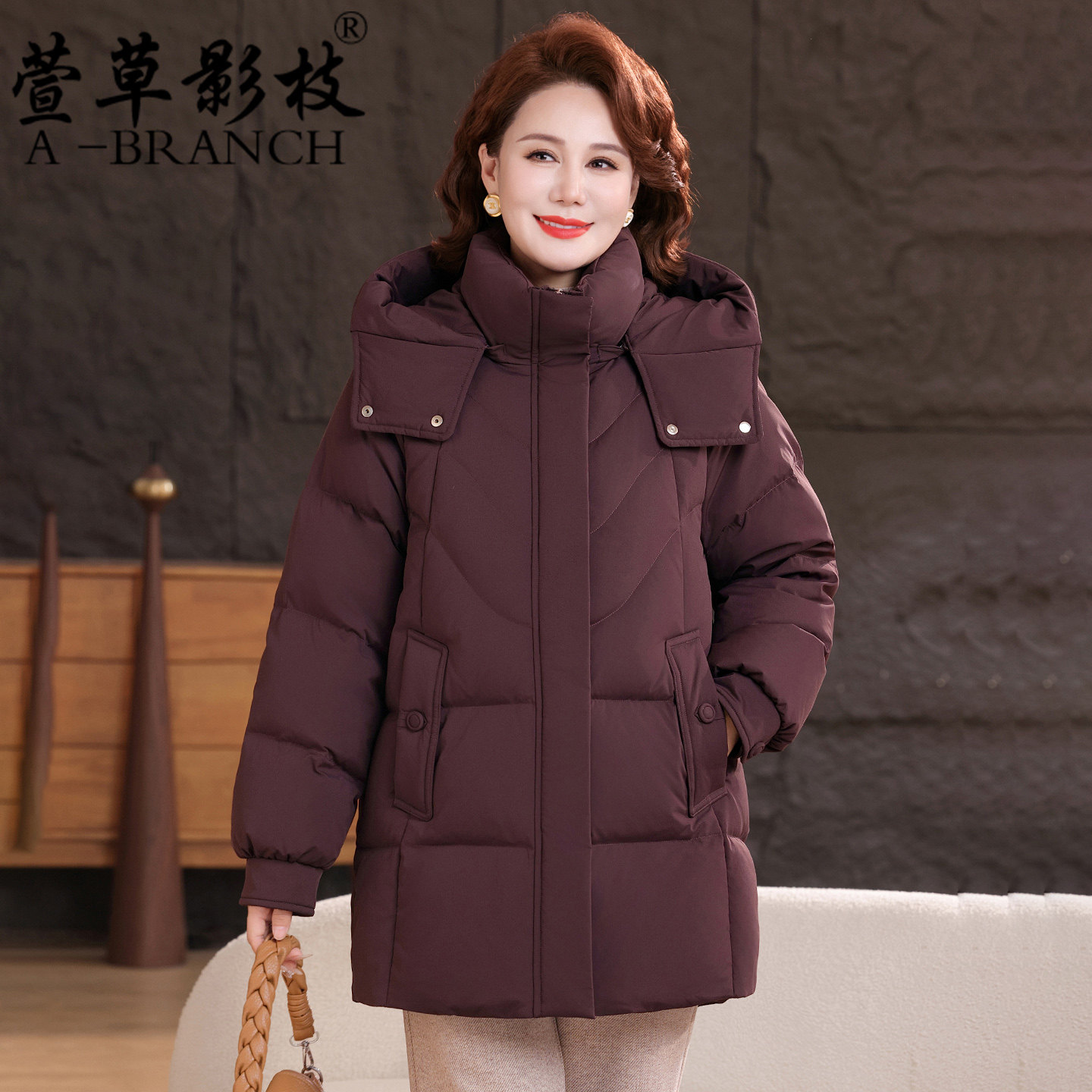 中老年女冬装2025新款羽绒服洋气中长款中年妈妈大码时尚加厚外套