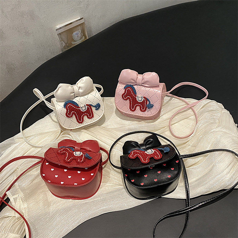 卡通休闲刺绣迷你小马鞍包女斜挎包日韩风蝴蝶结小众高级感单肩包