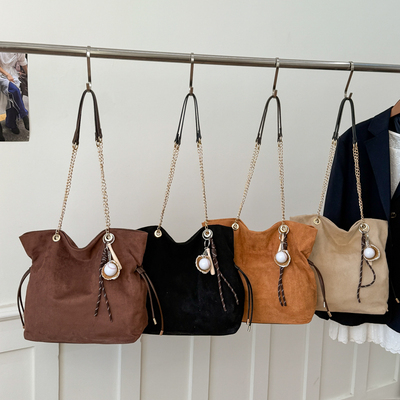 芊舒祺托特包女2025新款流苏链条手提包大容量通勤女包链条包绒面