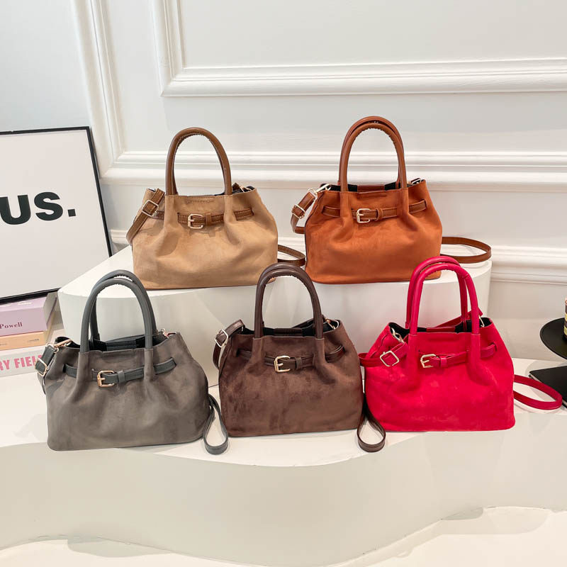 芊舒祺2026春季新款复古托特包女小众高级感皮带扣手提斜挎包百搭