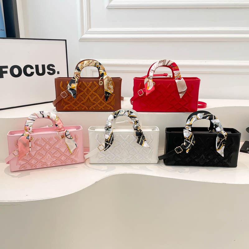 芊舒祺菱格纹小方包女2025新款欧美时尚轻奢丝巾手提斜挎包高级感