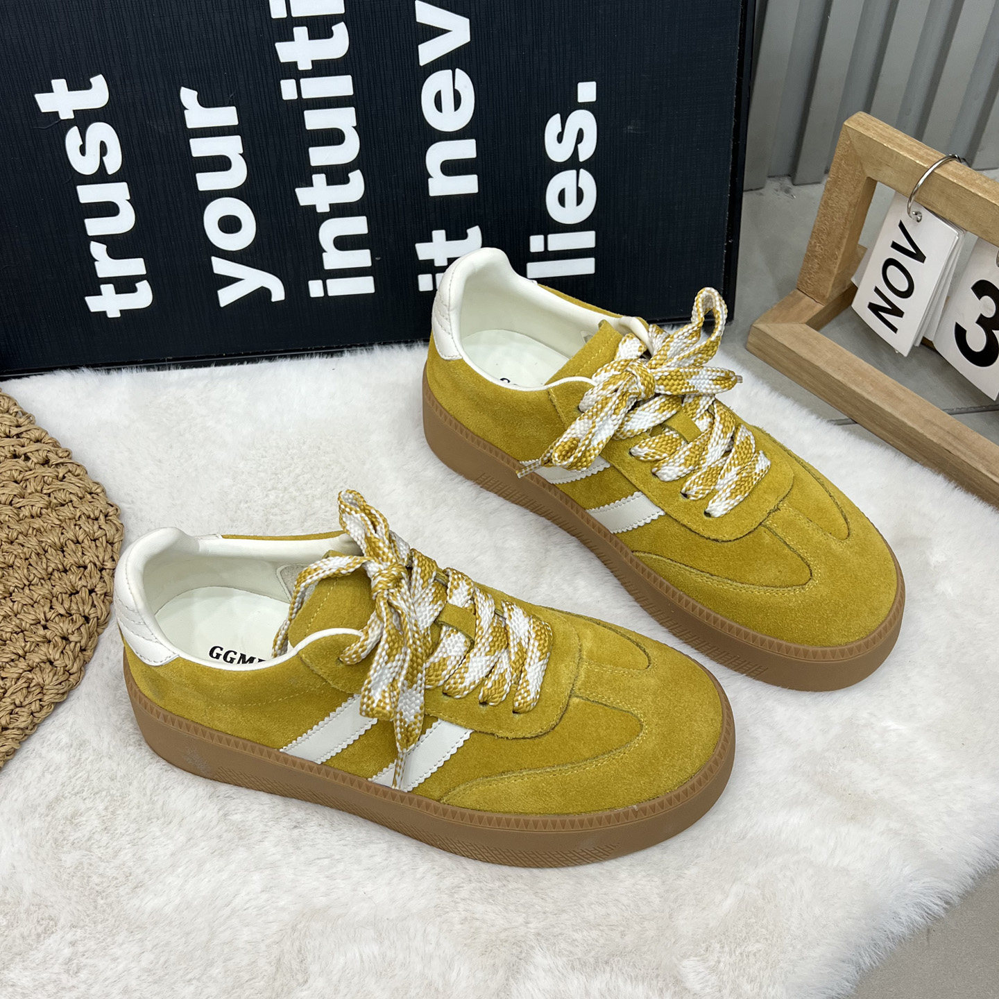 黄色德训鞋女2026新款韩版爆款拼色交叉绑带休闲运动单鞋复古板鞋,女鞋,德训鞋,淘宝优惠券,粉丝福利购,淘宝优惠卷