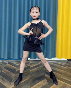 拉丁舞服装2023新款夏季女儿童练功服少儿演出服拉黑色水晶麻面料