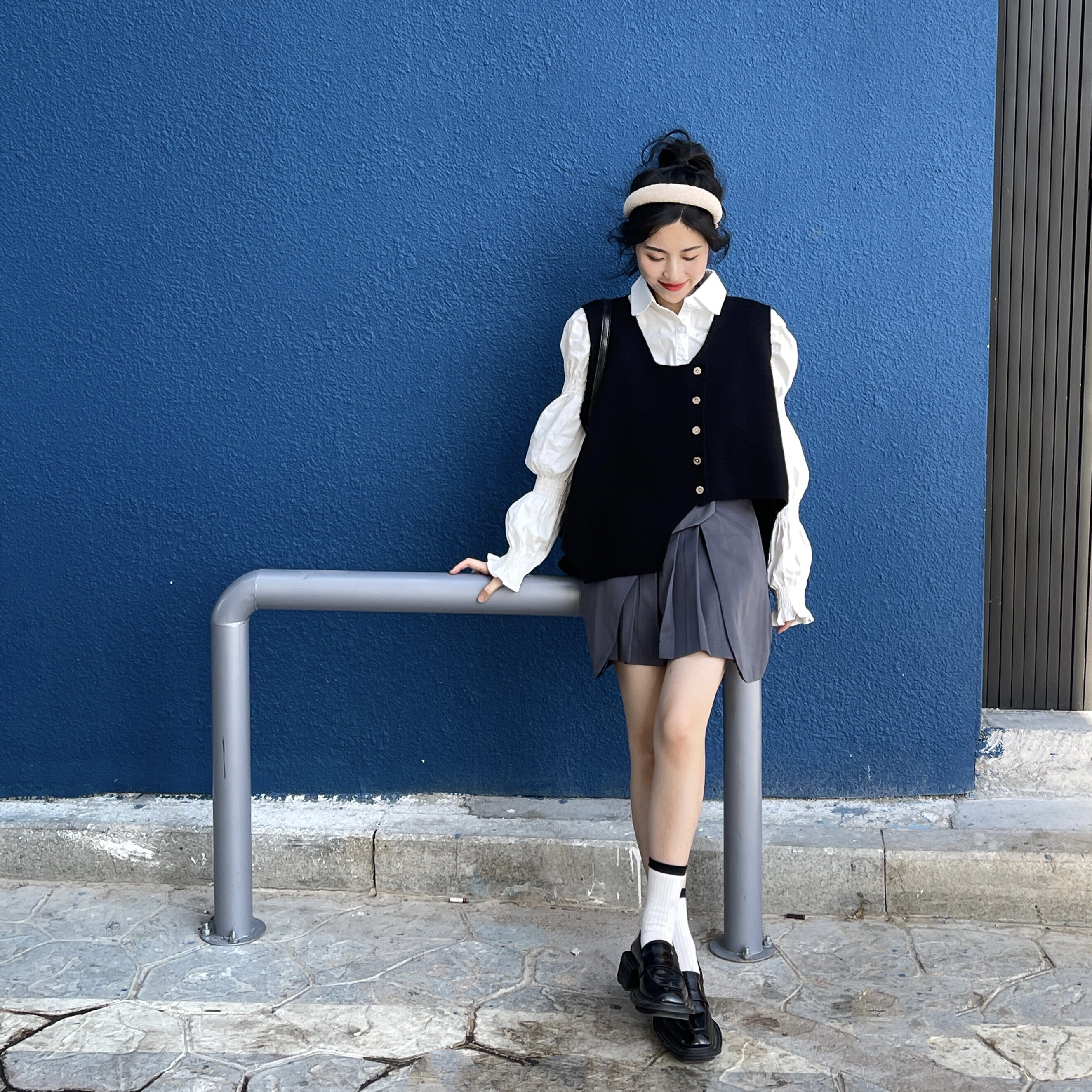 cheers干杯 / 设计感莲藕袖纯色百搭特色白衬衫排扣上衣内搭早秋