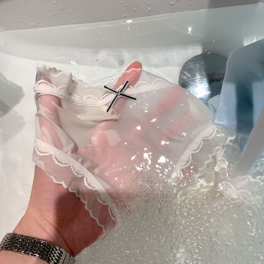 夏季冰丝轻薄透气纯色简约女短裤无痕贴身中腰三角裤纯棉裆内裤女