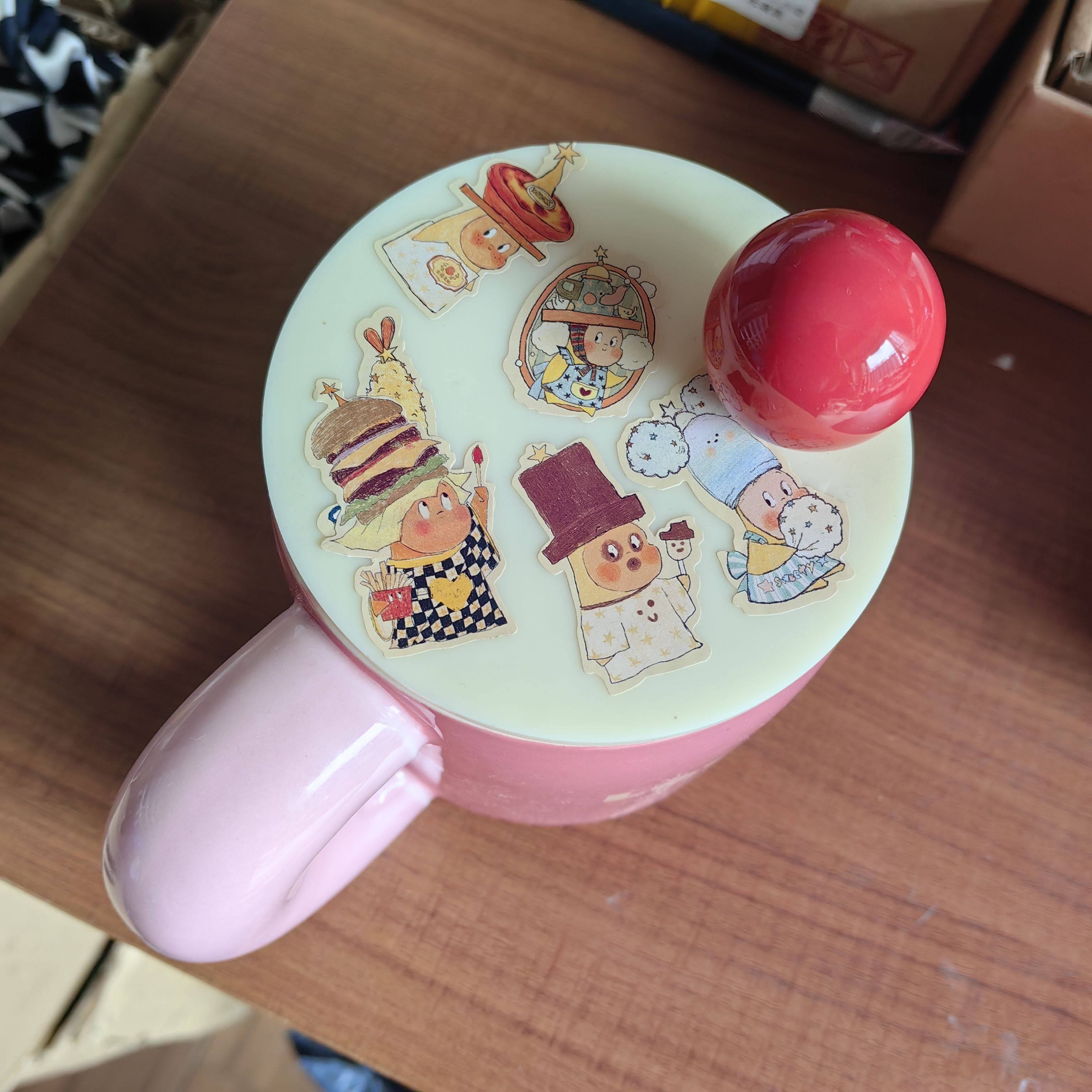 星星人水杯搭配亚克力杯盖七彩色通用杯盖万能带彩球杯盖子马克杯