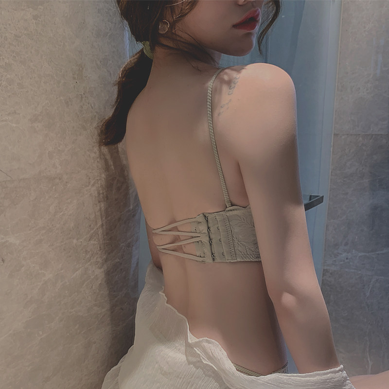 美背文胸无肩带防滑抹胸防走光无钢圈小胸聚拢调整型内衣女薄款