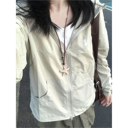 户外防紫外线薄防晒衣女款夏季浅色系风宽松透气凉感连帽防晒外套
