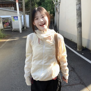 户外运动透气连帽防晒衣女款夏季新款设计感休闲宽松薄款防晒外套