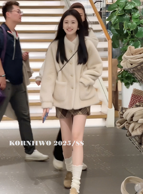 杏色仿羊羔毛绒加厚外套女2025冬新款皮毛一体小个子毛茸茸短外套