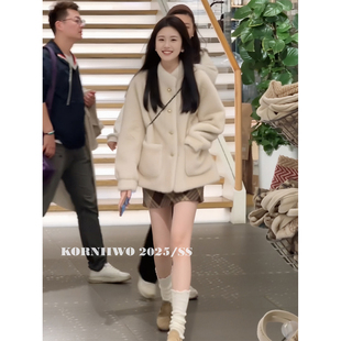 杏色仿羊羔毛绒加厚外套女2025冬新款 皮毛一体小个子毛茸茸短外套