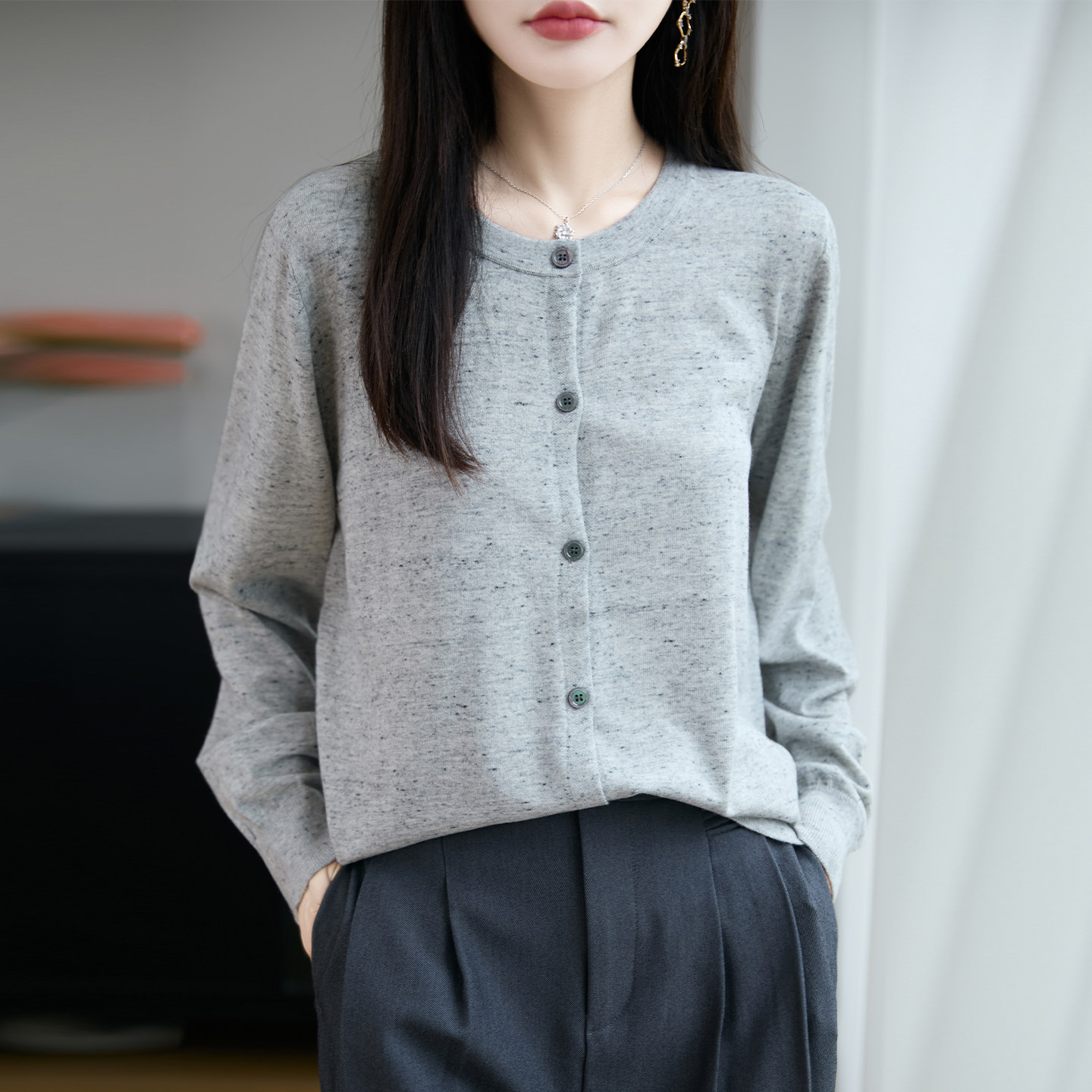 法式高级圆领长袖针织开衫女高级感圆点花纱外套上衣气质柔软毛衣