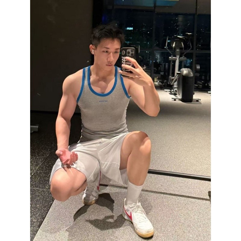 青春潮流时尚百搭修身背心男