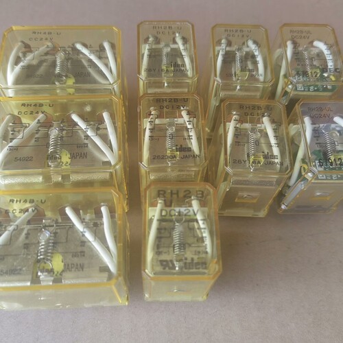 IDEC中间继电器 RH4B-U(3个)，RH2B-U(5个 ~议价