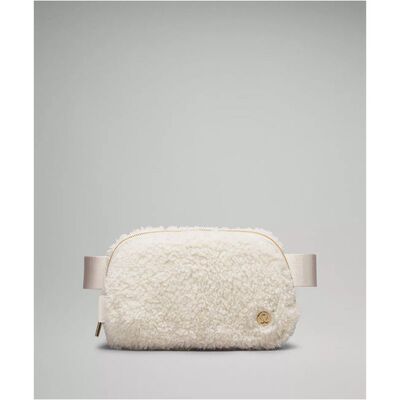 lululemon毛绒腰包斜挎包