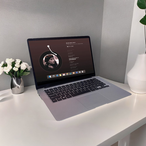 样板房仿真笔记本电脑模型