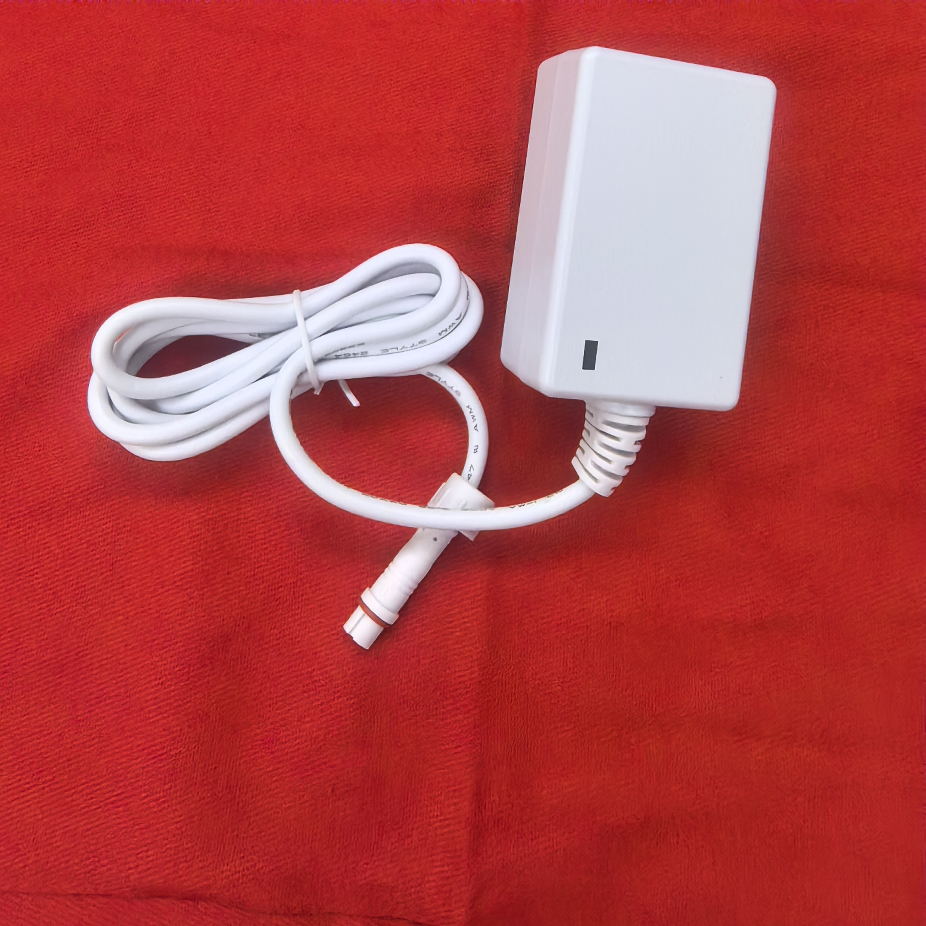 轻智能适配器12伏输出电源插头轻智能电源适配器变压器插头插座