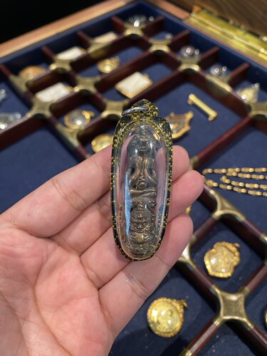 泰国特色佛牌 阿赞苏斌佛历2556年黑金防水壳 合金管挂饰项链手工