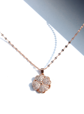 可旋转满钻四叶草项链