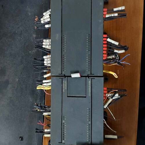 可维修西门子S7-200系列PLC一套，主机CPU224CN，扩展