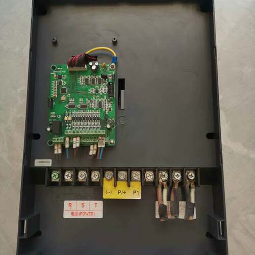 可维修D3400A0022KN，众辰变频器