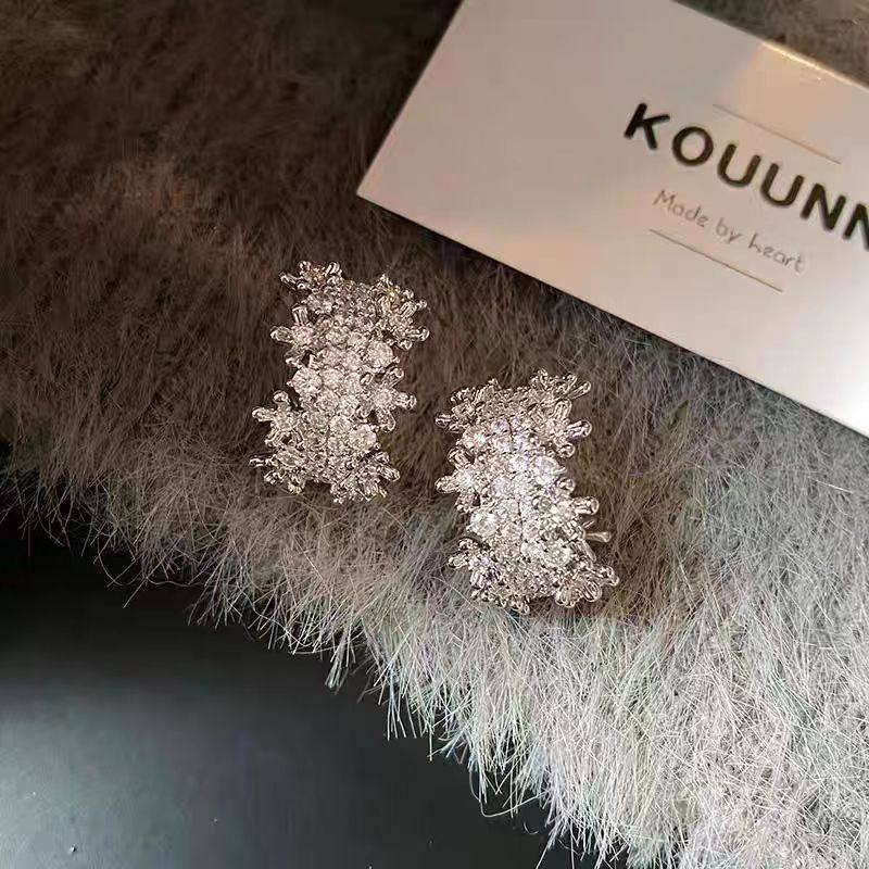 925银针爆闪满钻石耳钉耳环2026新款爆款高级感秋冬耳饰女方圆脸,饰品/流行首饰/时尚饰品新,耳环,淘宝优惠券,粉丝福利购,淘宝优惠卷