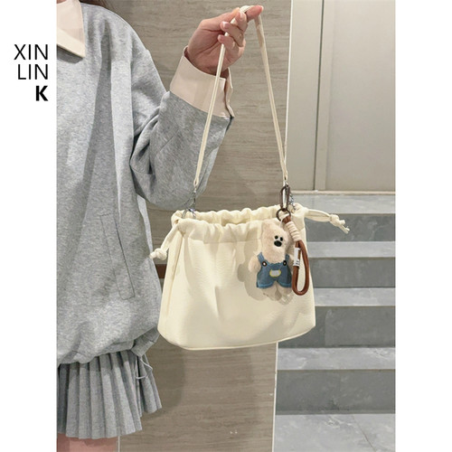 xinlink高级感简约单肩包女2026新款百搭斜挎包包小众褶皱水桶包