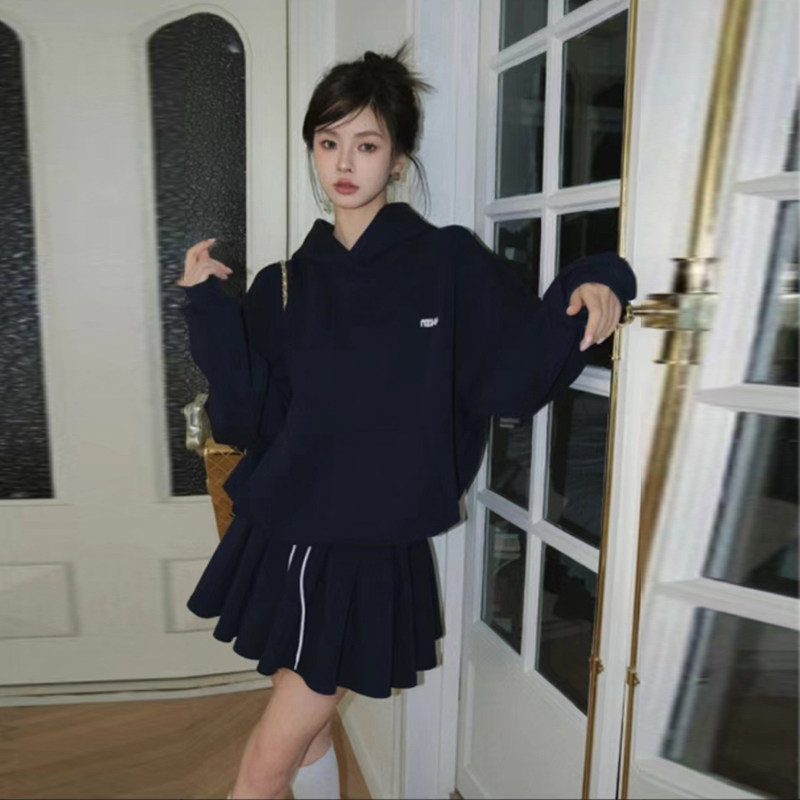 连帽卫衣搭配半身裙初冬装一整套装学院风减龄小个子穿搭韩系入秋