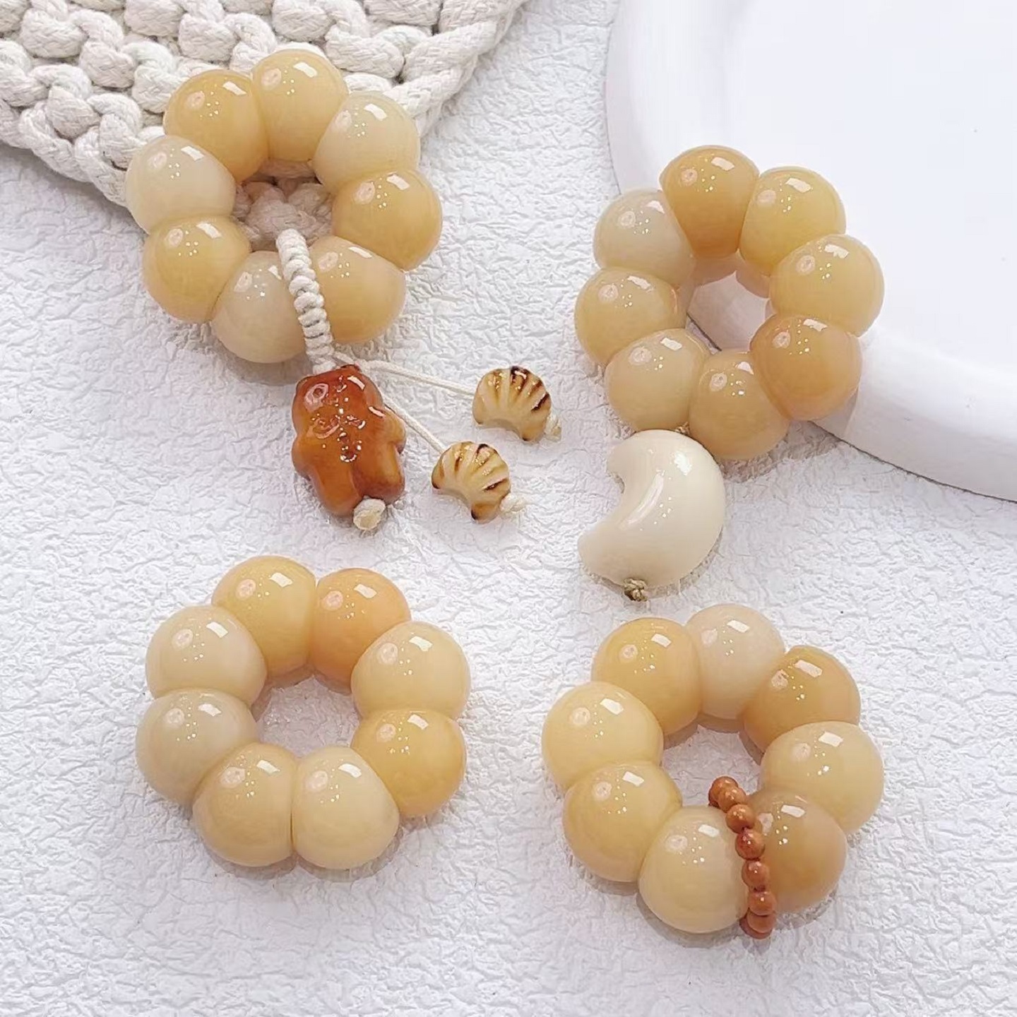 奶油黄蒜瓣手捻指尖串无声盘玩