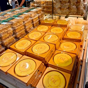 胖东来大月饼超市代购芋泥麻薯红豆蛋黄酥饼