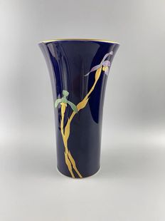 日本香兰社特制 陶瓷花瓶 花器 皇室御用 帝皇蓝 莳绘兰花图 全新