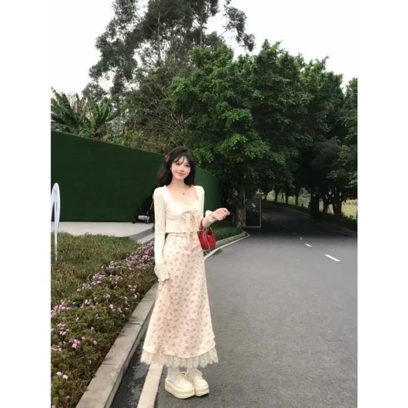 纯欲风碎花吊带连衣裙+开衫套装