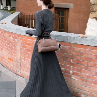 法式高级感灰色针织连衣裙子女秋冬季2025新款小个子气质长裙套装