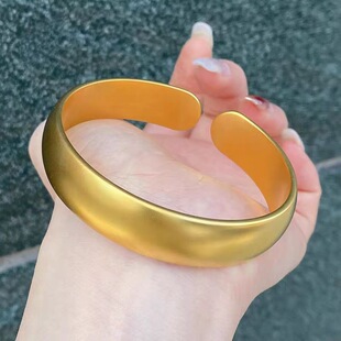 正品沙金工艺仿真黄金色久不掉色14mm素面轮胎泥鳅背手镯实心手环