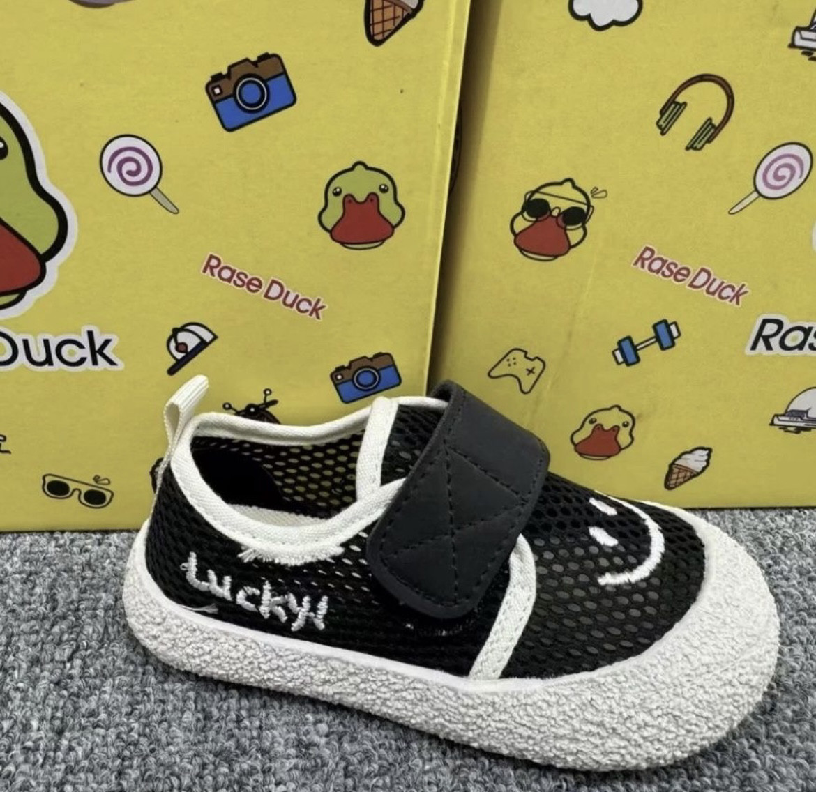 小黄鸭儿童帆布鞋新款男童女童软底防滑透气网面宝宝鞋子