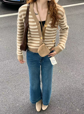 CoMo V领加厚开衫毛衣女2025新长毛浣熊绒宽松慵懒针织外套54219