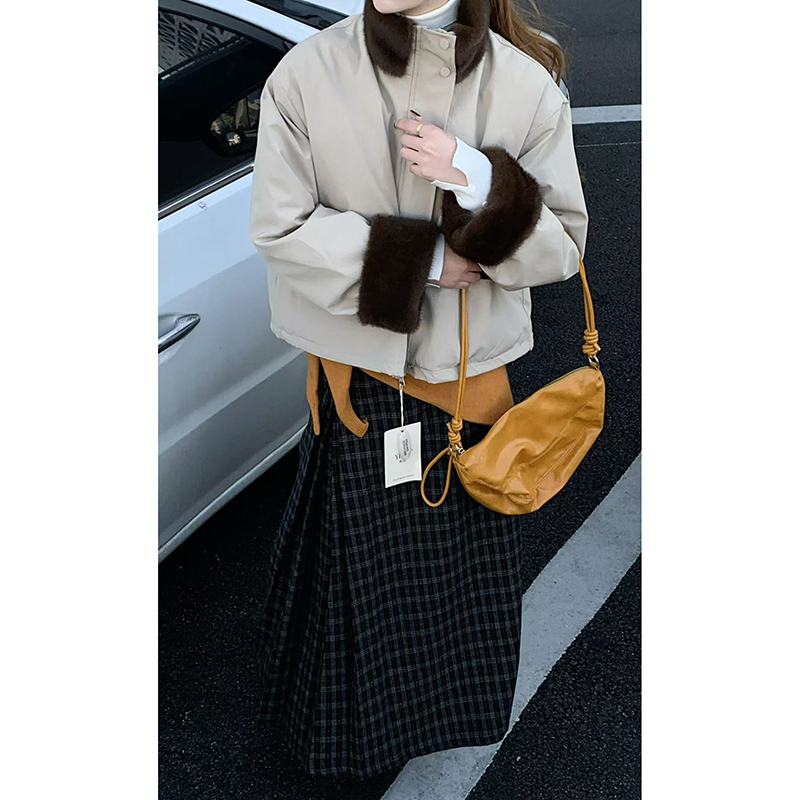 CoMo 毛领米色羽绒服女秋冬宽松短款时尚百搭设计感复古外套9388