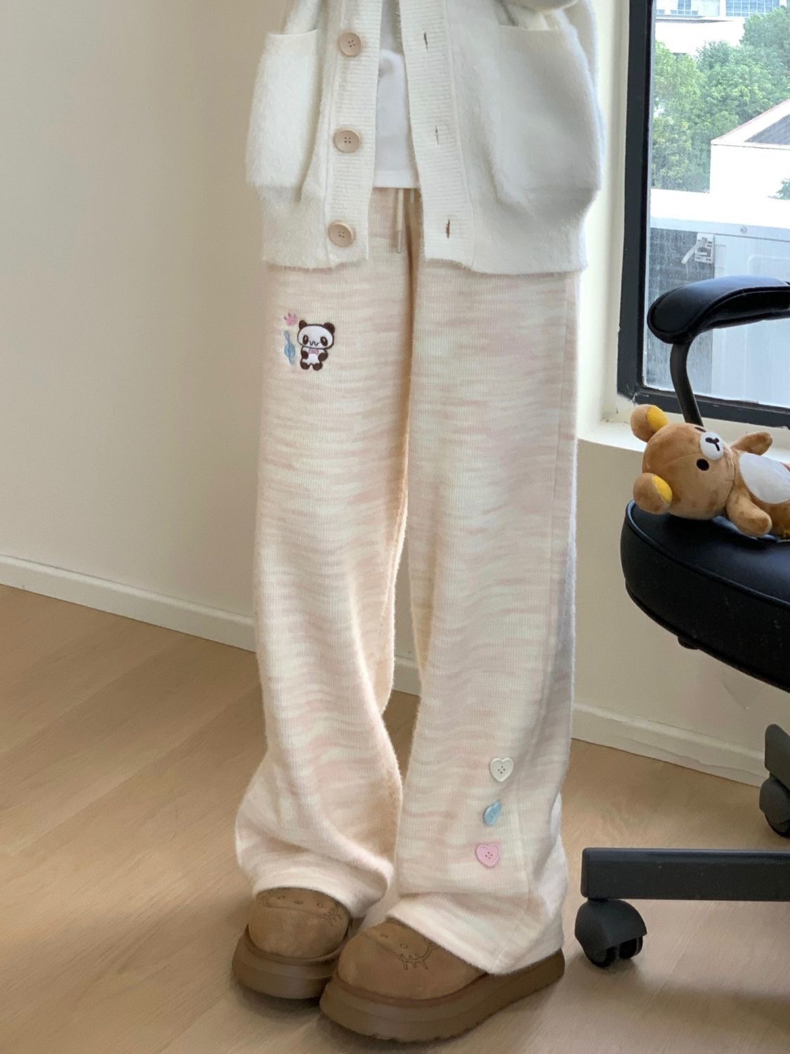 秋冬新款可爱小熊刺绣松紧高腰彩色扣宽松休闲阔腿直筒加厚休闲裤