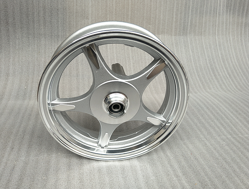 踏板车摩托车助力车电动车中沙大公主gy6125追梦嘉颖前轮轮毂