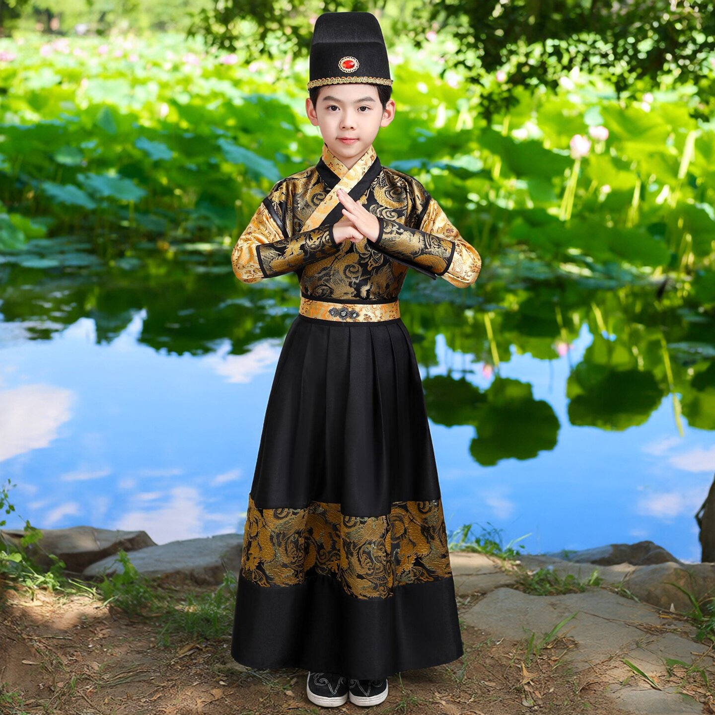 明制汉服男童飞鱼服小少爷古装图片