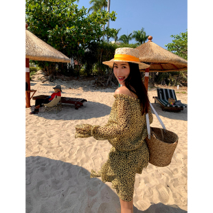 今屿花花韩系chic别致穿搭长袖 雪纺 豹纹一字肩连衣裙女2025年新款