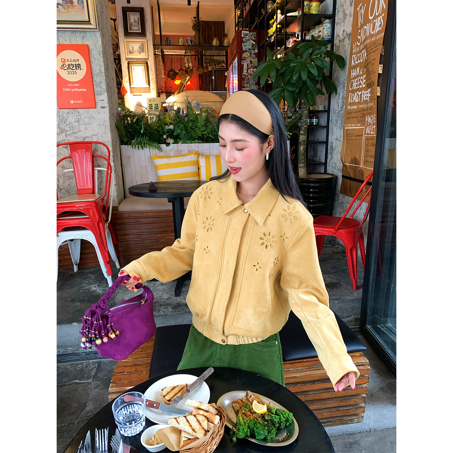 今屿花花刺绣镂空麂皮绒外套女