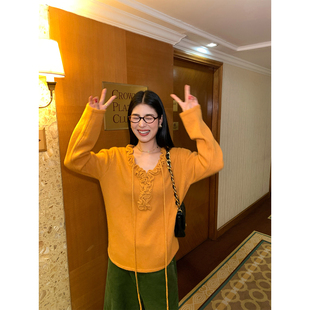 今屿花花 黄色V领设计感毛线衣女小个子 毛衣可外穿内搭2025年新款
