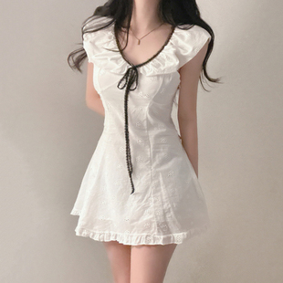 韩系复古甜美少女感荷叶领连衣裙撞色细带收腰肌理短裙 MSYOUCAN