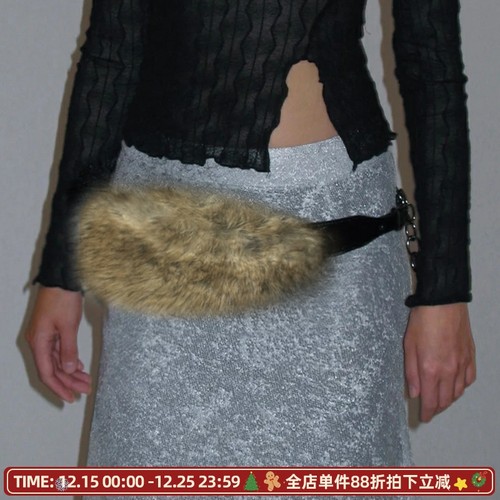 dirtyfit做旧毛绒拼接皮革腰带